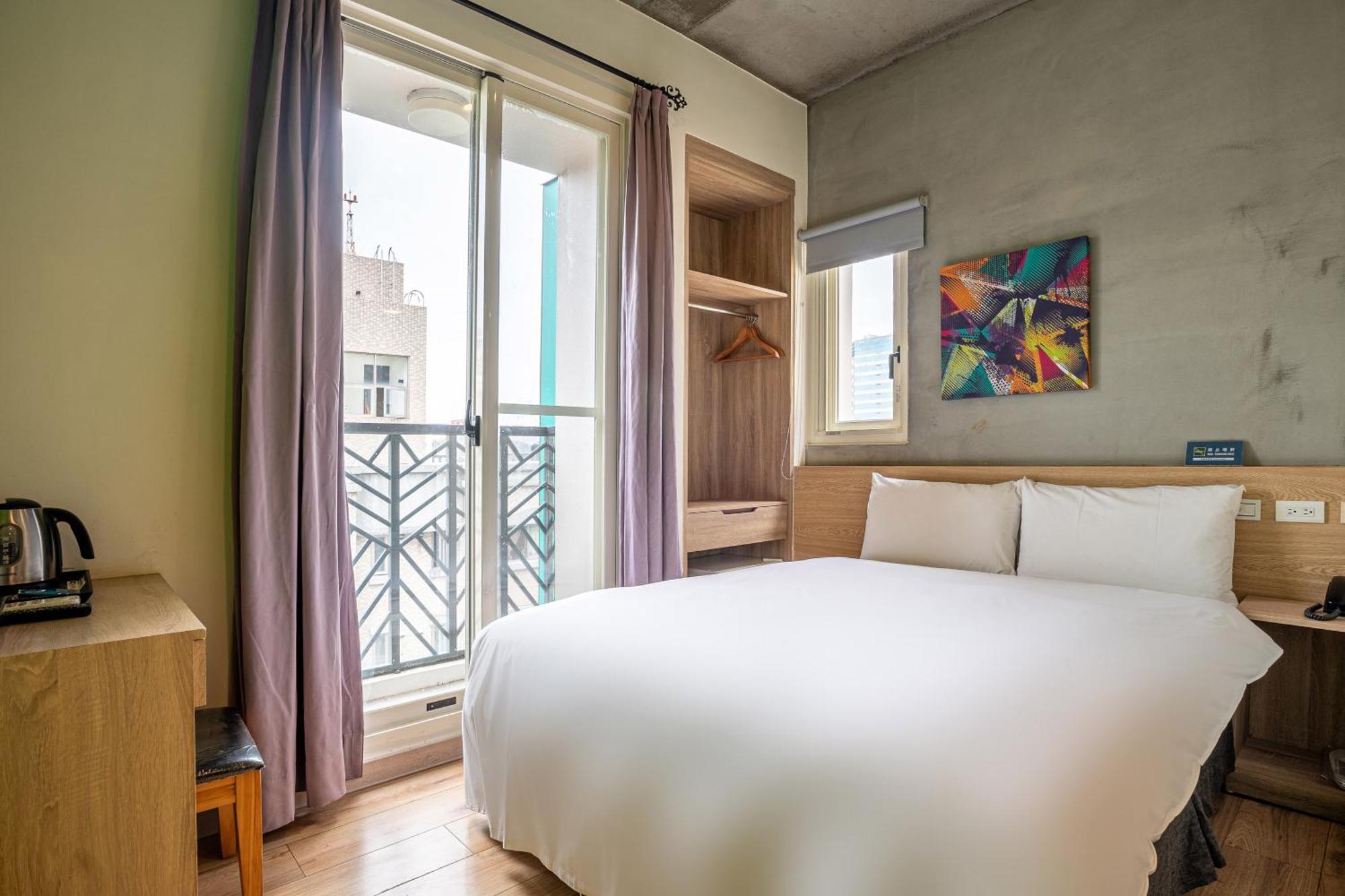 Check Inn Express Taichung Yizhong Luaran gambar