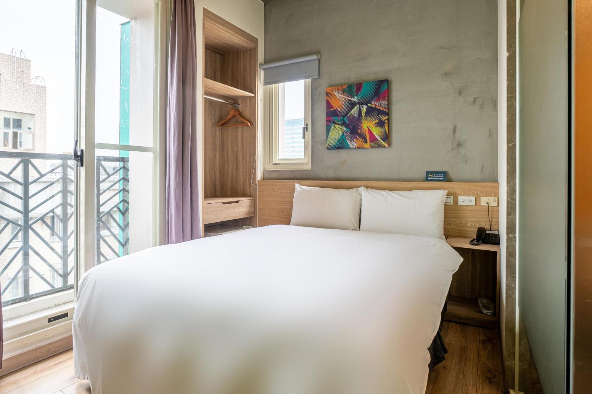 Check Inn Express Taichung Yizhong Luaran gambar