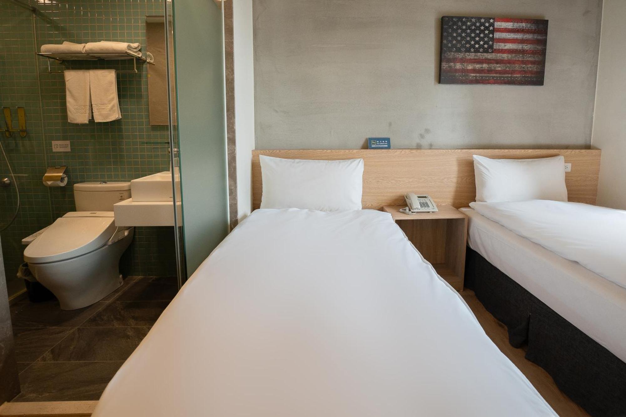 Check Inn Express Taichung Yizhong Luaran gambar